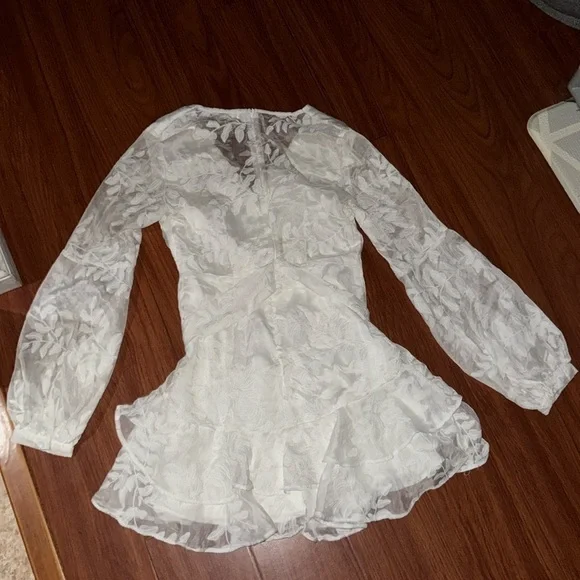 Saints + Secrets Mini Dress White Floral lace Balloon Sleeve Ruffle V-Neck S - Picture 3 of 8